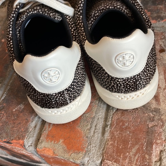 TORY BURCH HOWELL LEATHER AND CALF HAIR TENNIS SHOES SIZE 9.5 - Picture 5 of 10